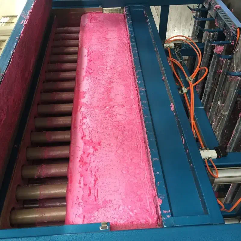 La densité du marché de gros en Chine est de 10 à 50 kg/m3 de machine en mousse de polyuréthane